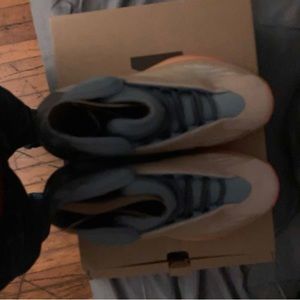 New in box never been put on